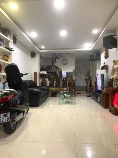 Bán gấp nhà 2 tầng hẻm xe hơi tại Đường Lãnh Binh Thăng, Phường 12, Quận 11, Hồ Chí Minh